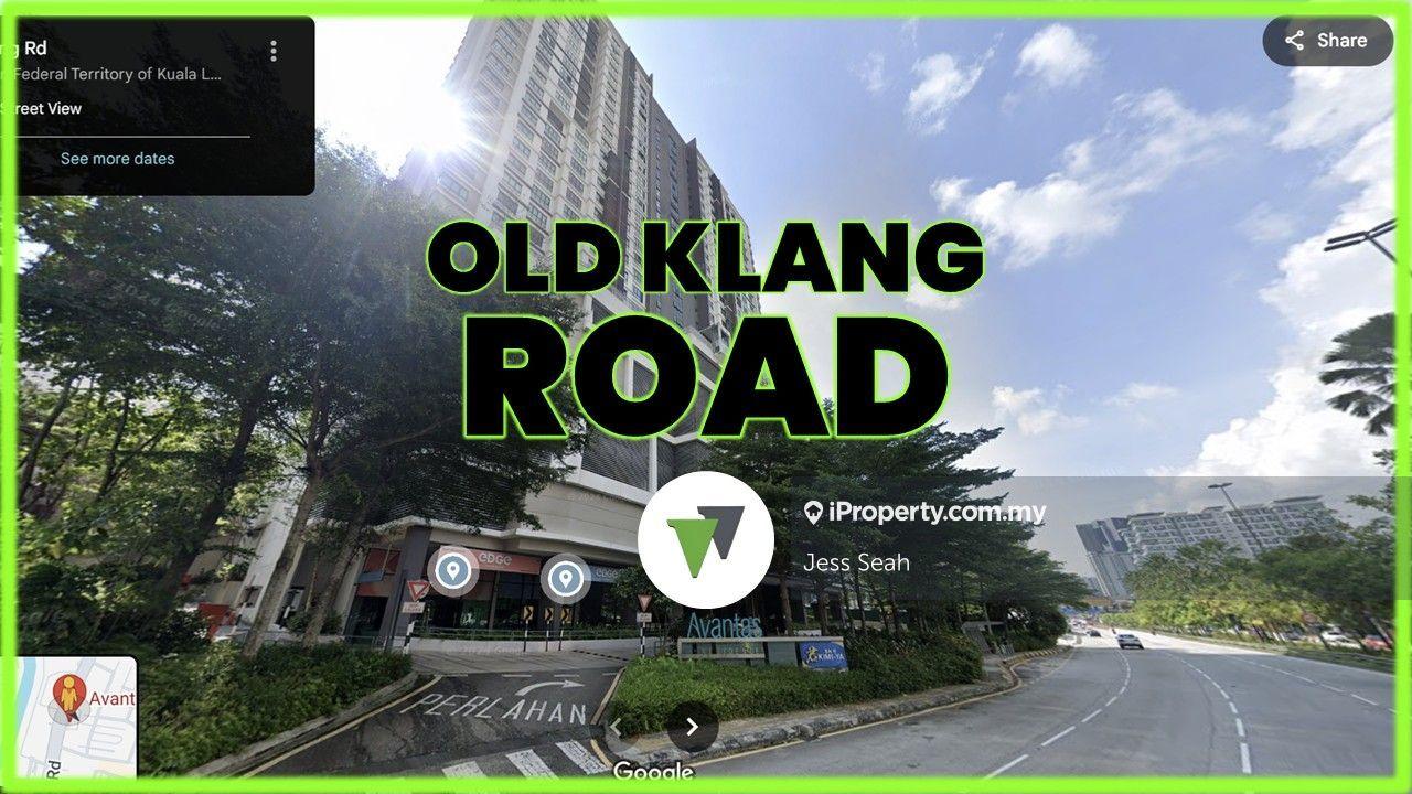 Direct facing Jln Klang Lama. Shoplot serving 200 residents on top !