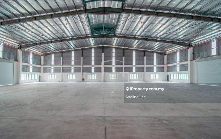 Detached factory at Desa Cemerlang for sales
