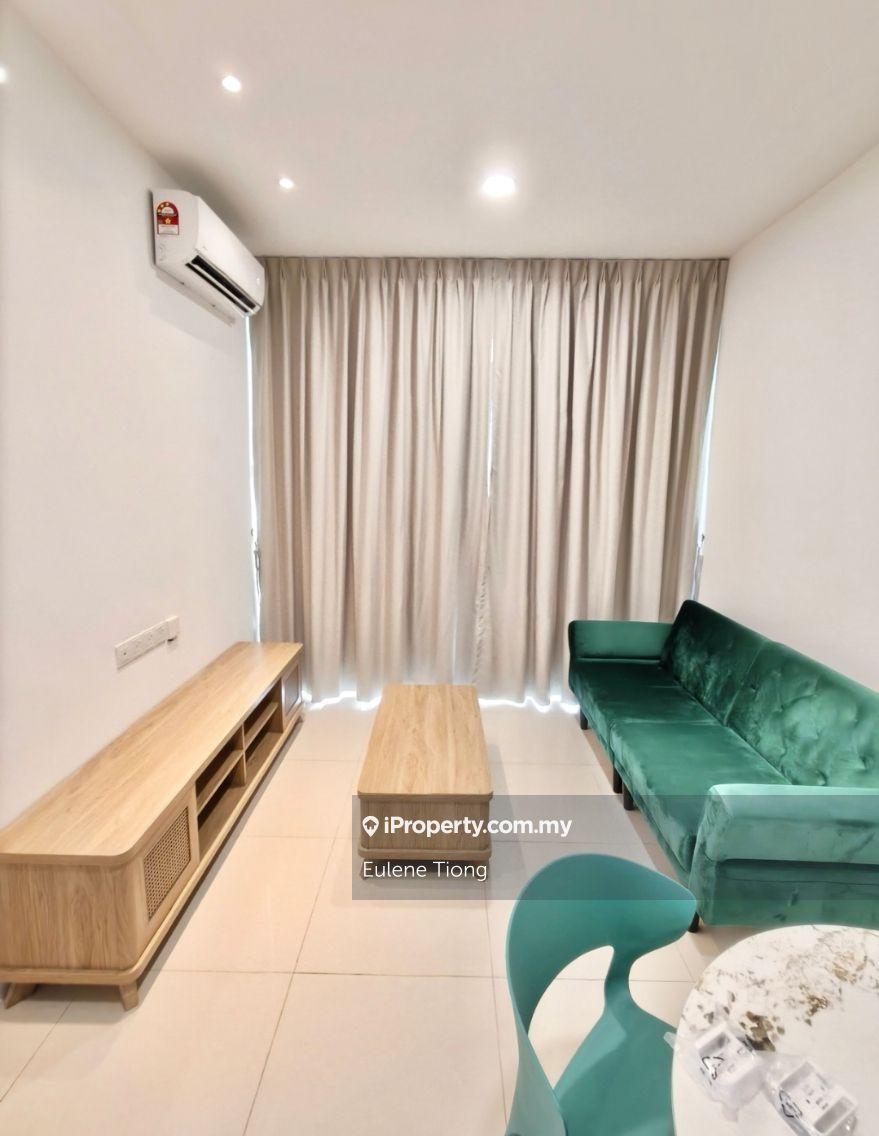 Tropics City Apartment - One Bedroom c/w Living Room 