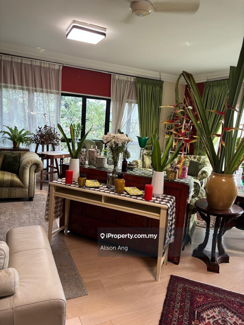 Fraser town condo corner for sale