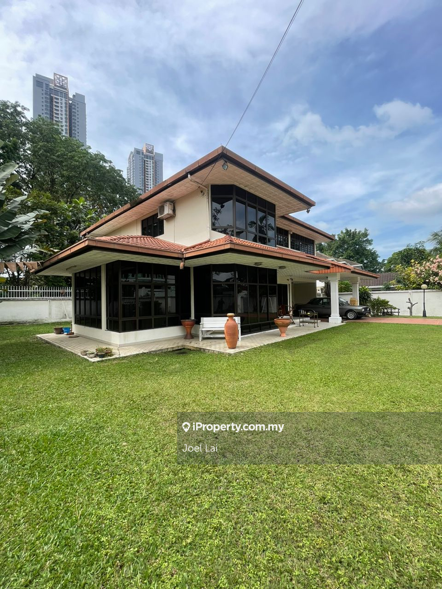 SS 3 Double-Story Bungalow with Spacious Land