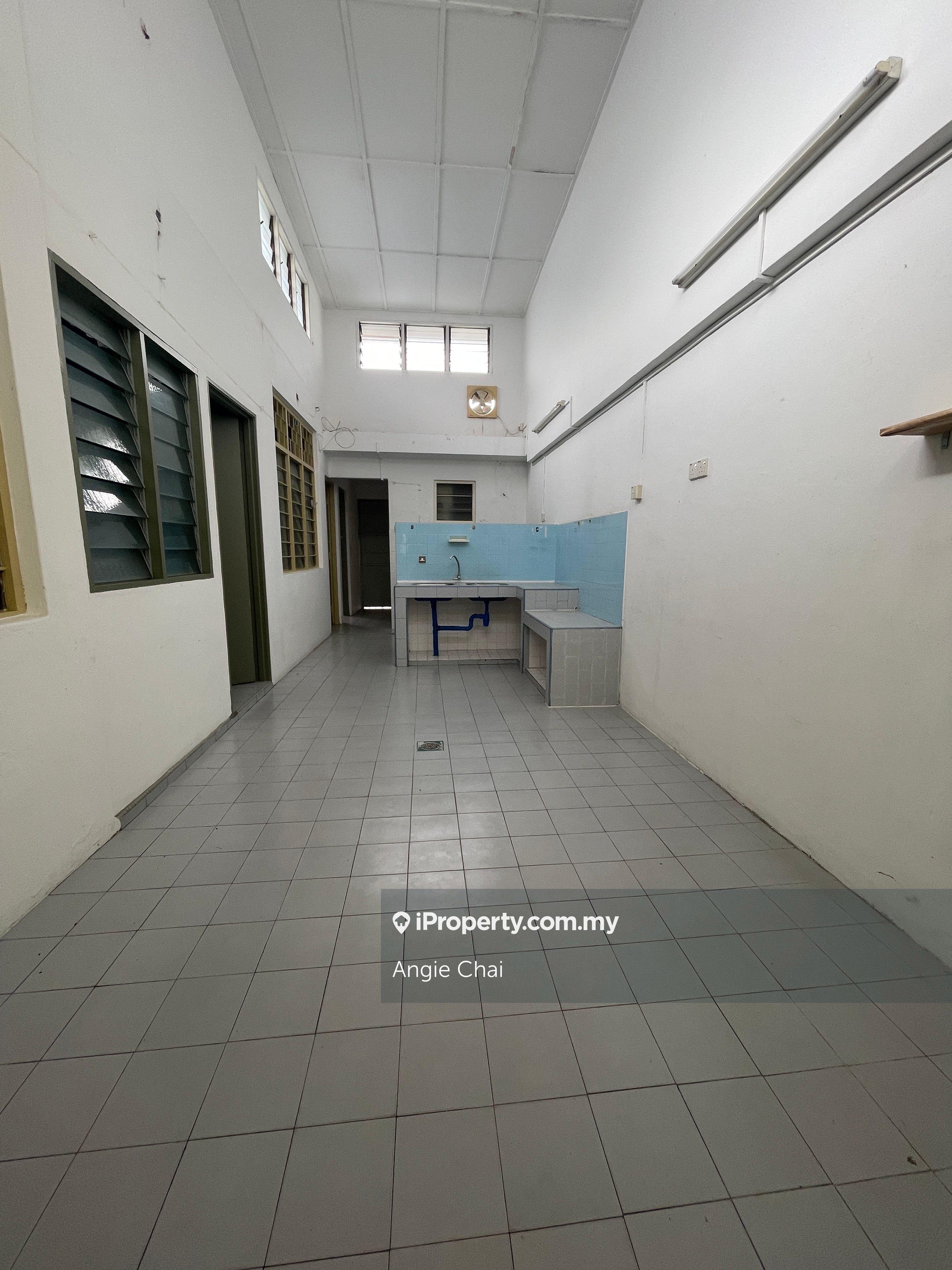 1 Storey Freehold Home @ Taman Paramount