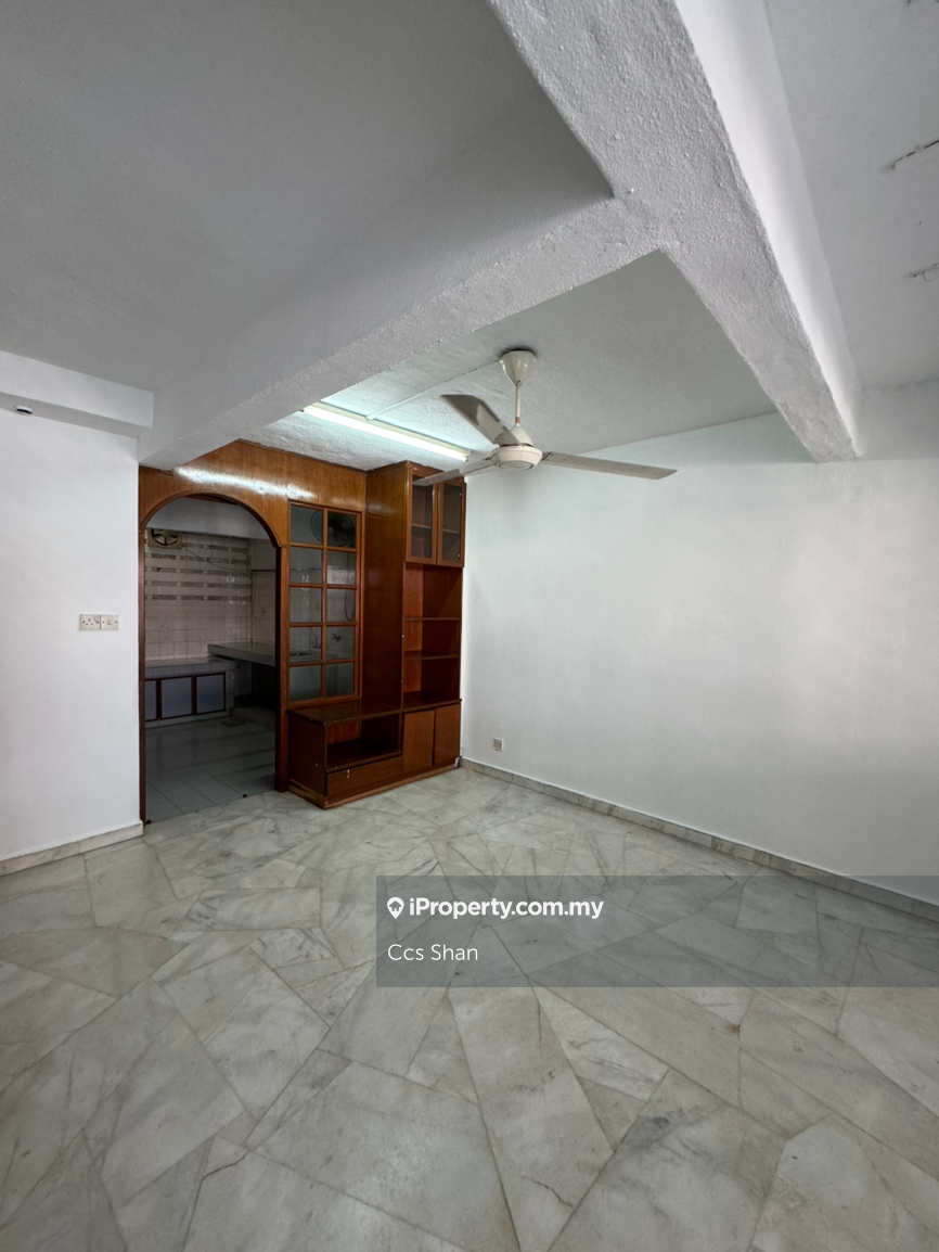 2.5 Storey Taman Sri Sinar Terrace house to Sell