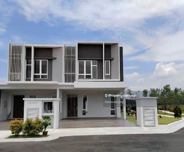 Bandar Ainsdale New 2 storey first house 100% loan last 6 unit