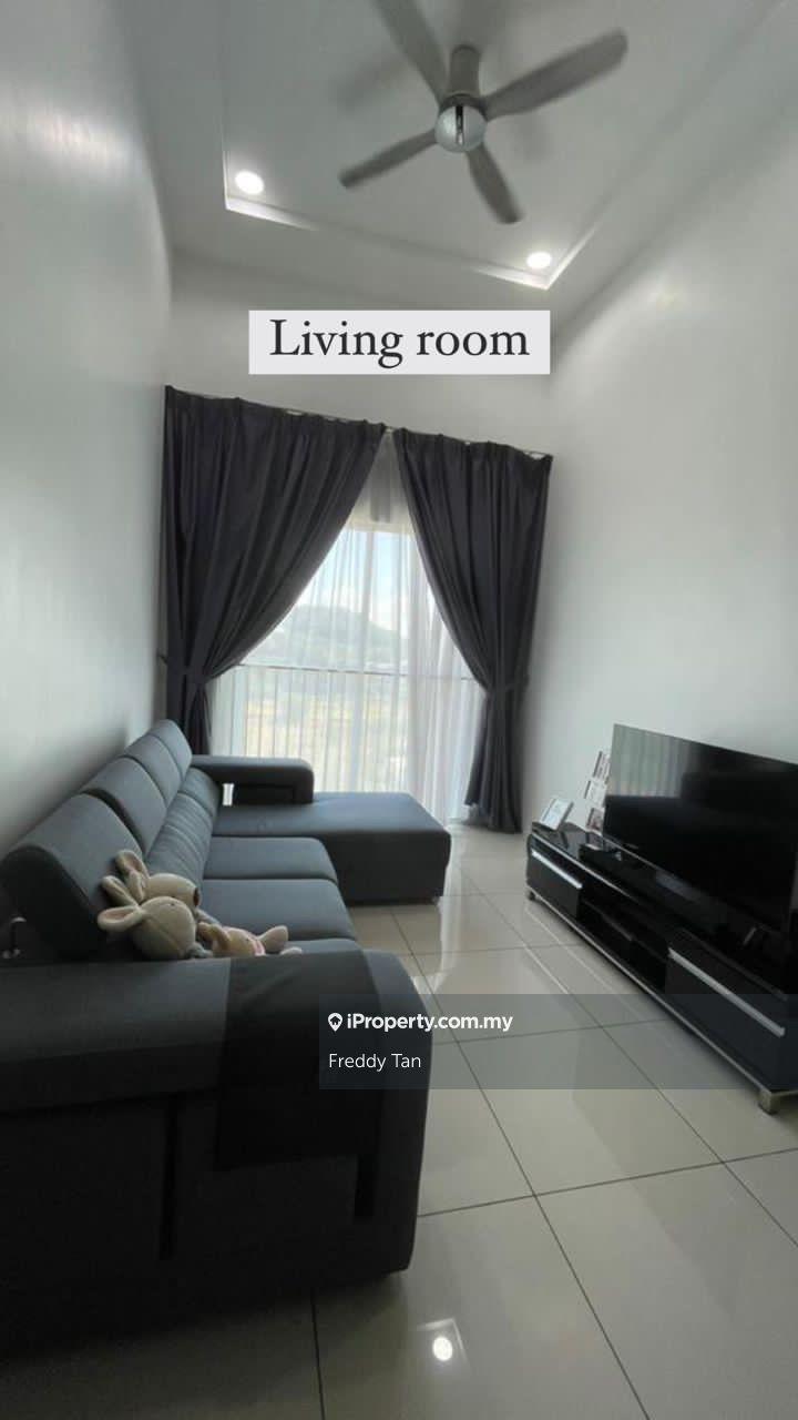 The clover Un-furnished 2-car park 1012 sqft
