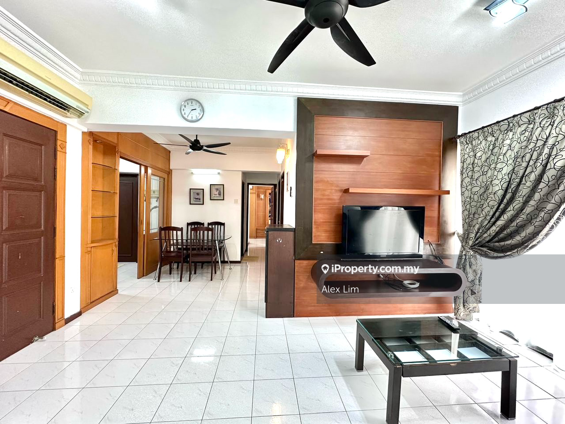 Villa Emas Condominium For Rent !!