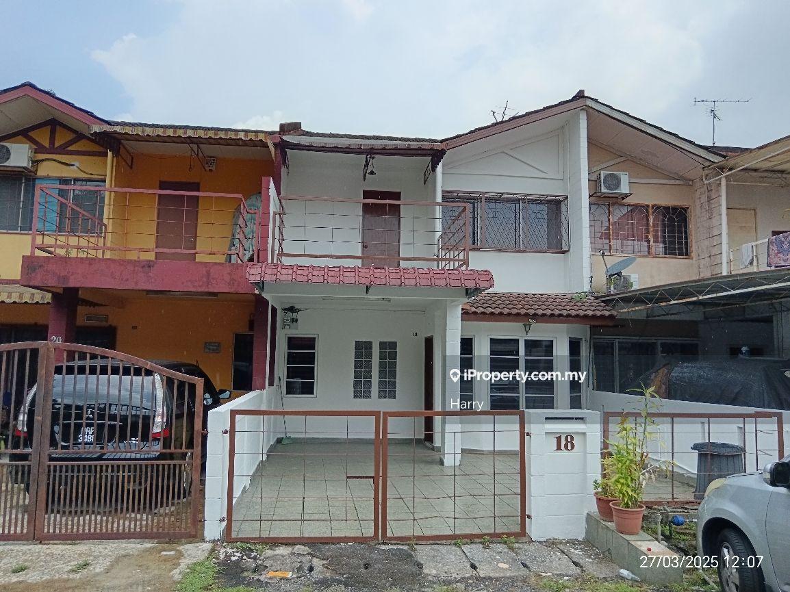 2 Storey House near Taylors Lakeside University 
