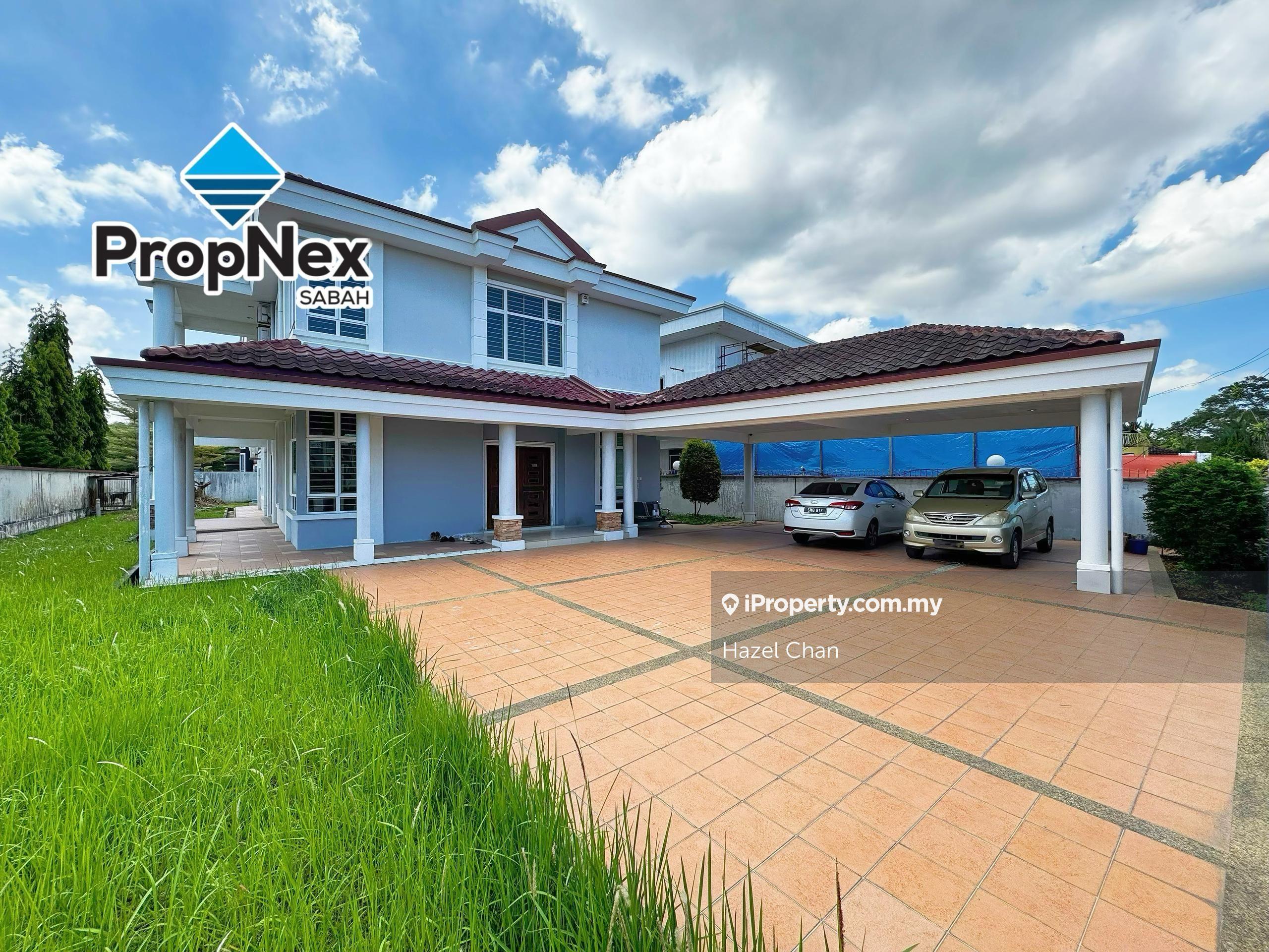 Taman Khidmat / 2 Storey Bungalow / Well Maintained