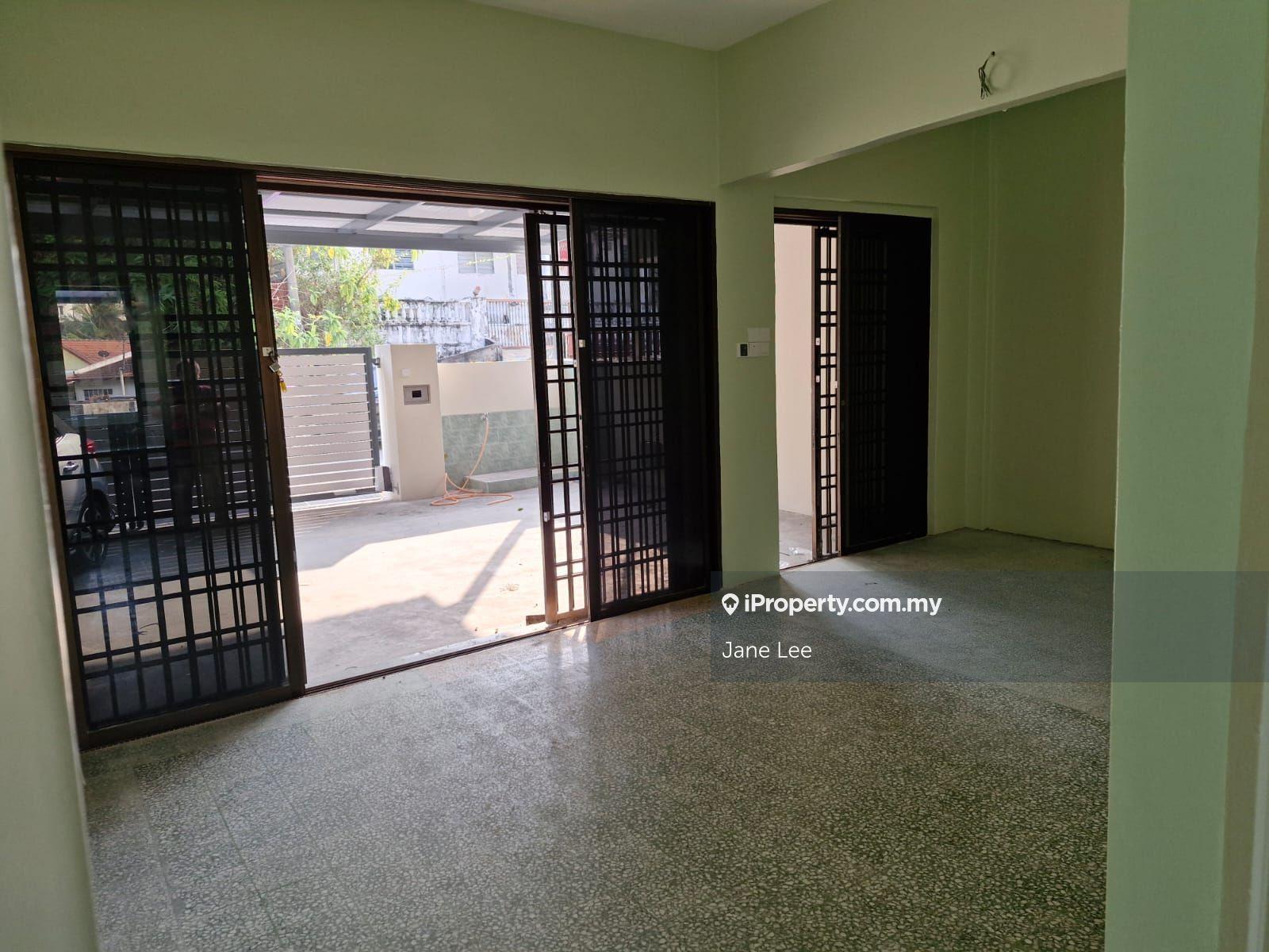 1.5-Storey Renovated Landed for Sale at Taman Hye Keat, Air Itam