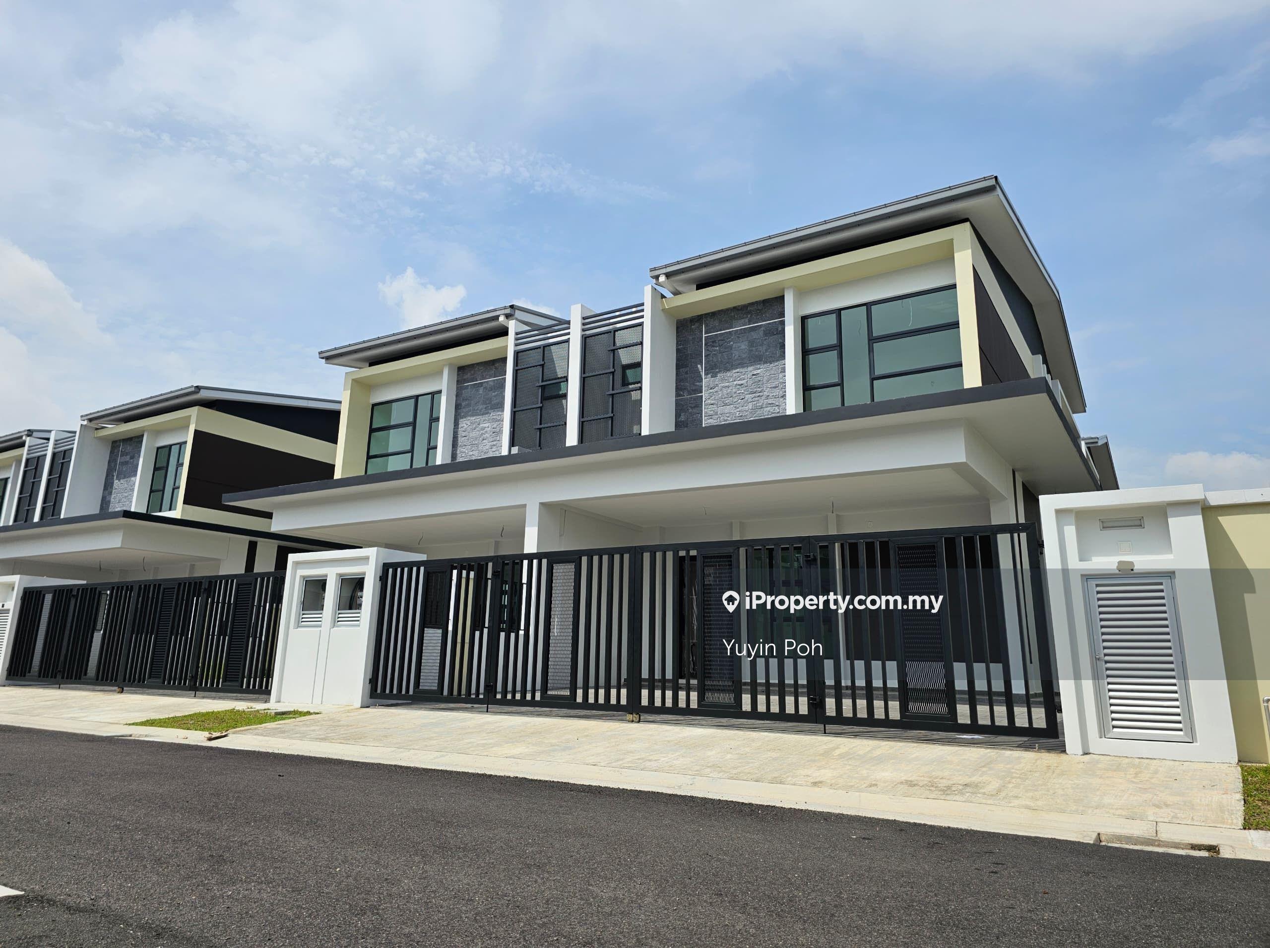 Honeydale Residence @ Impian Emas Double Storey Cluster House for Sale