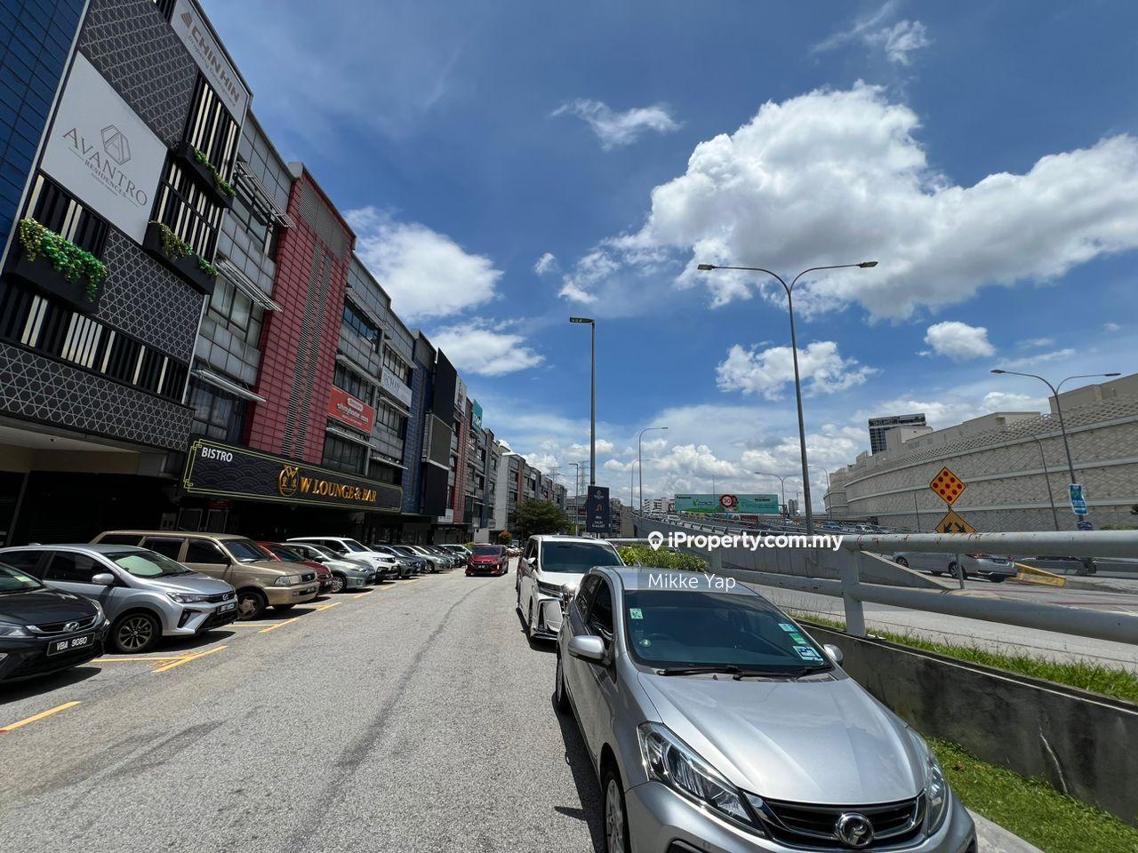 5% ROI Shop at The Earth Bukit Jalil