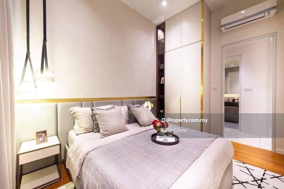 Enjoy extra cash-back with Free all legal fees for OUG Maple Condo