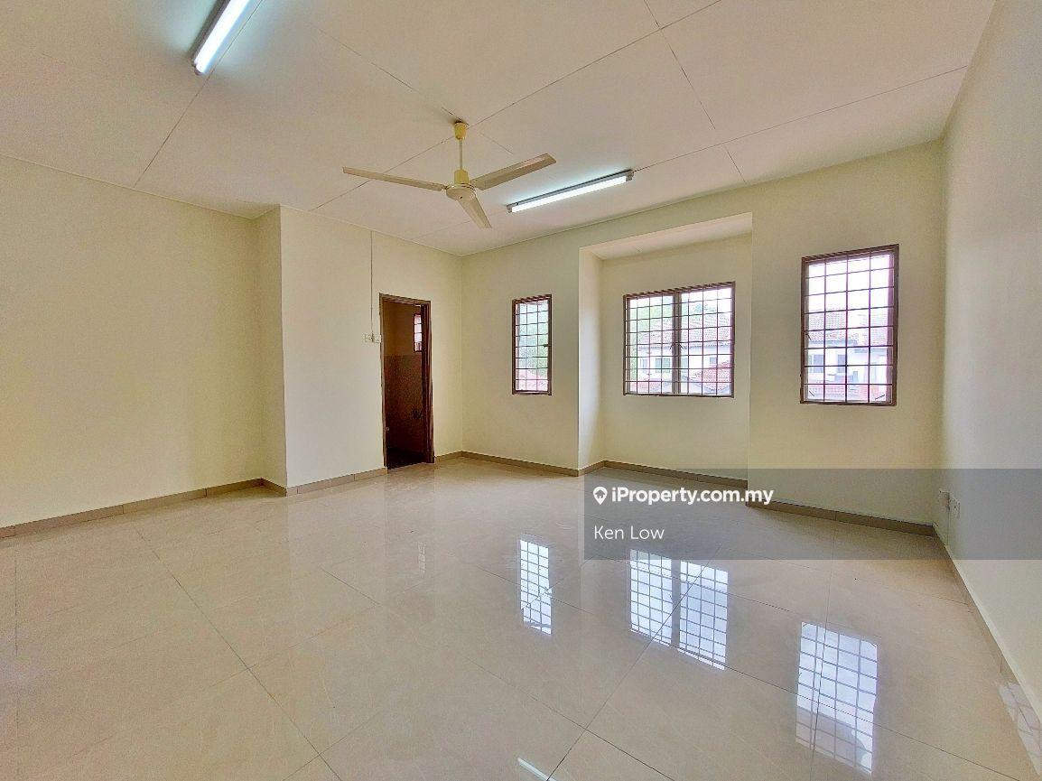 22x70, 100% Loan, Free MOT, 2 Sty House, Taman Seri Mewah, Facing East
