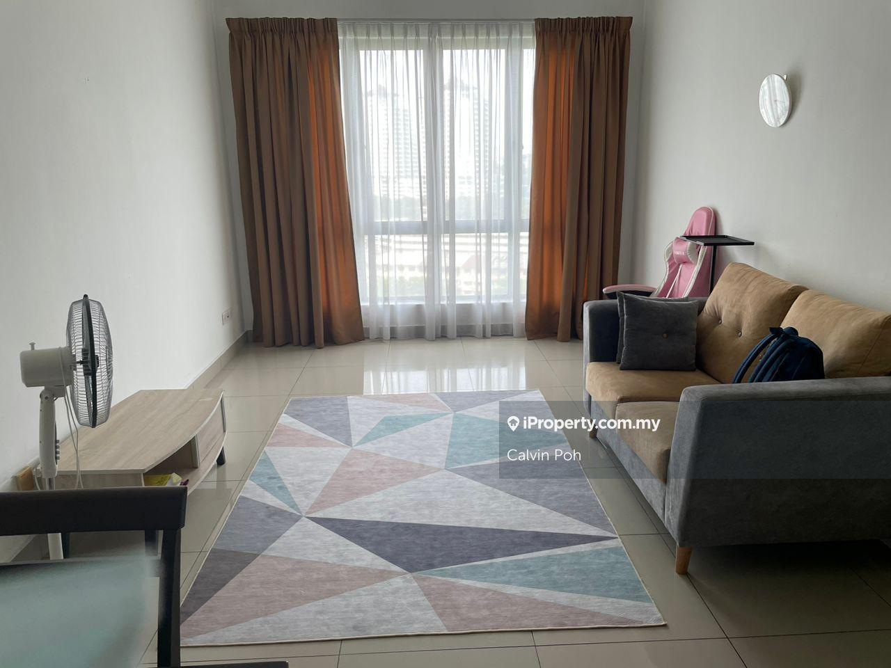 Univ 360 Place Seri Kembangan Selangor with 2 Carpark For Sell