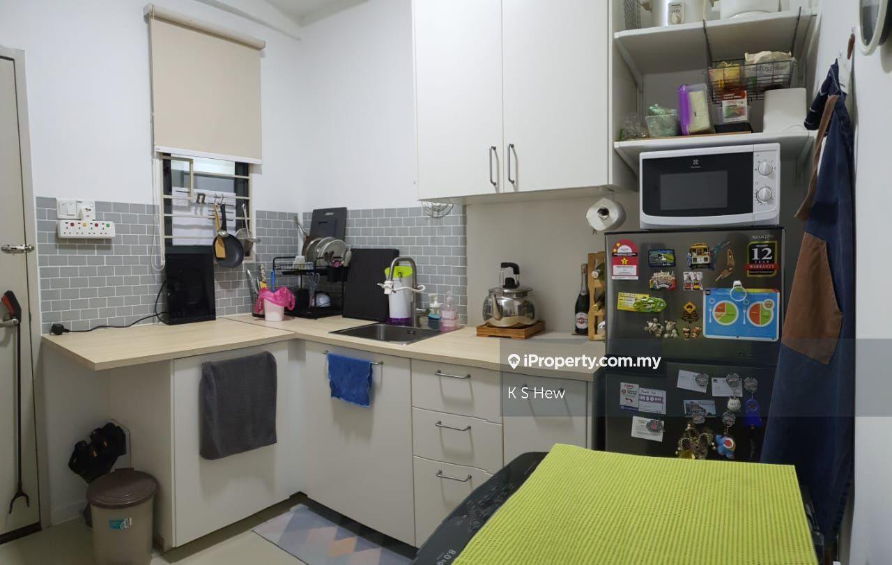 Studio unit for sale,fully furnished,nice and tidy,tenanted