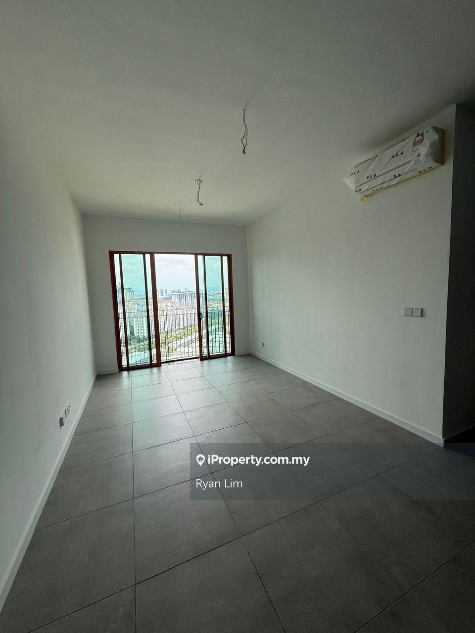 Low Density, 5 min walk to LRT
