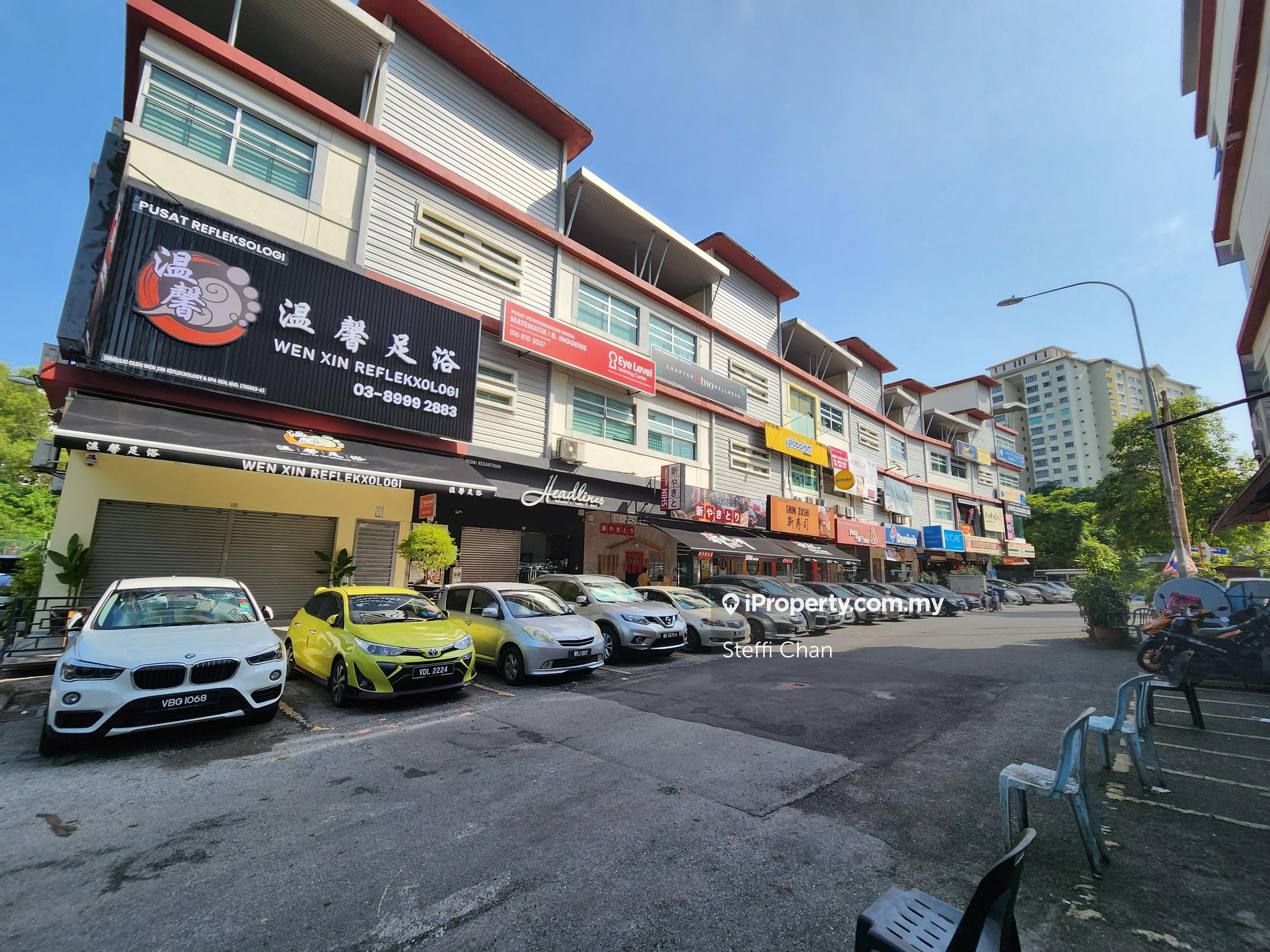 Second floor Shop/office End lot The Link 1 For Rent