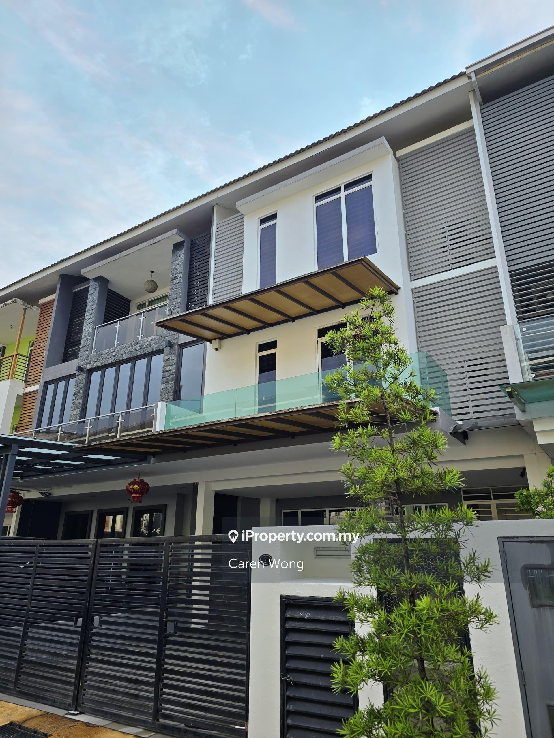 Spacious Family Home for Sale with Gated Guarded!