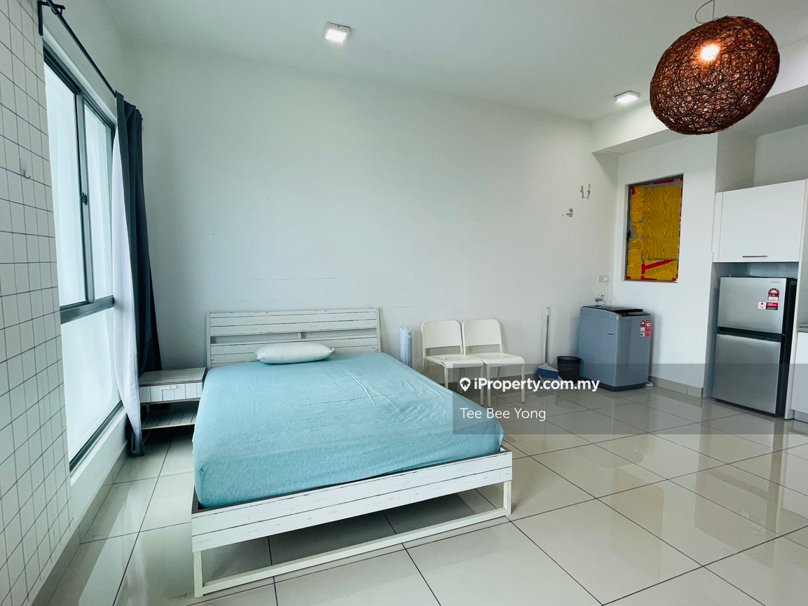 High floor, Open view 