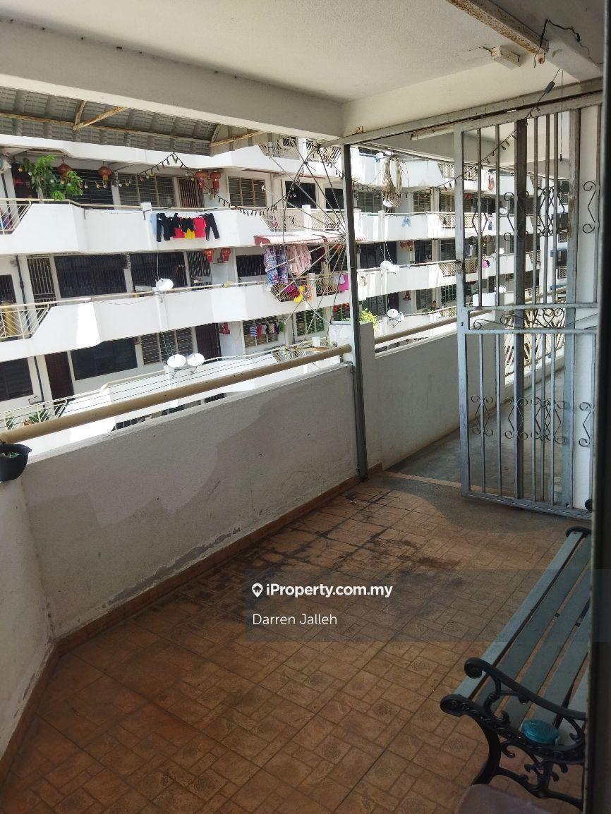 Desa green corner unit block 46 with large balcony