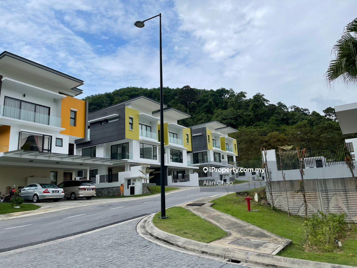 Ampang Hilltop 3 Storey Semi Detached
