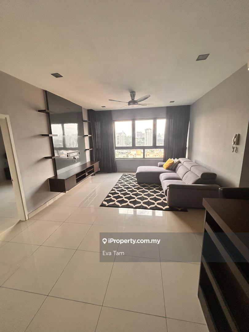 High Floor, Well Kept, Great Location & Community 