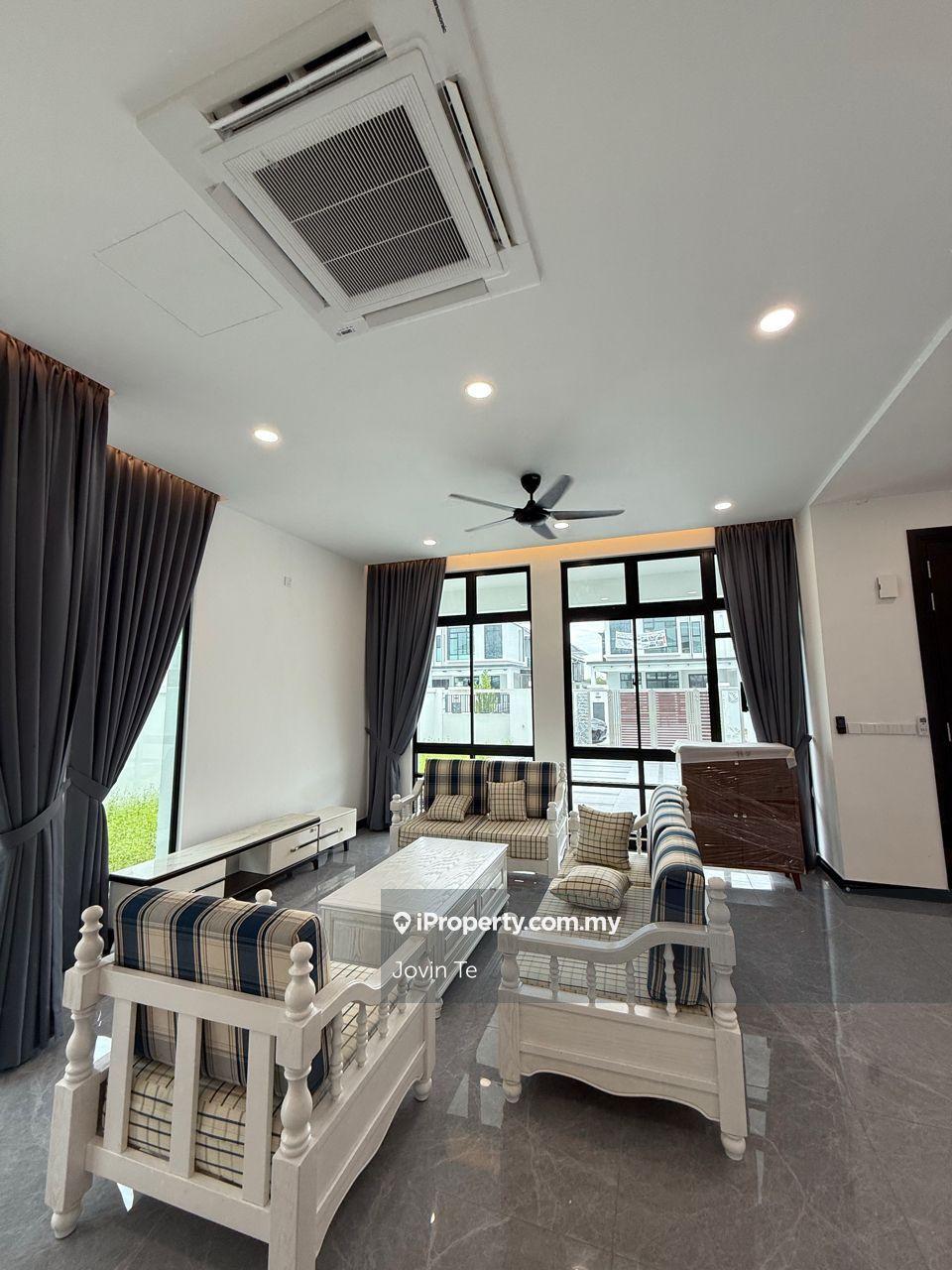 Setia Tropika Gated & Guarded Community, Ideal for Families