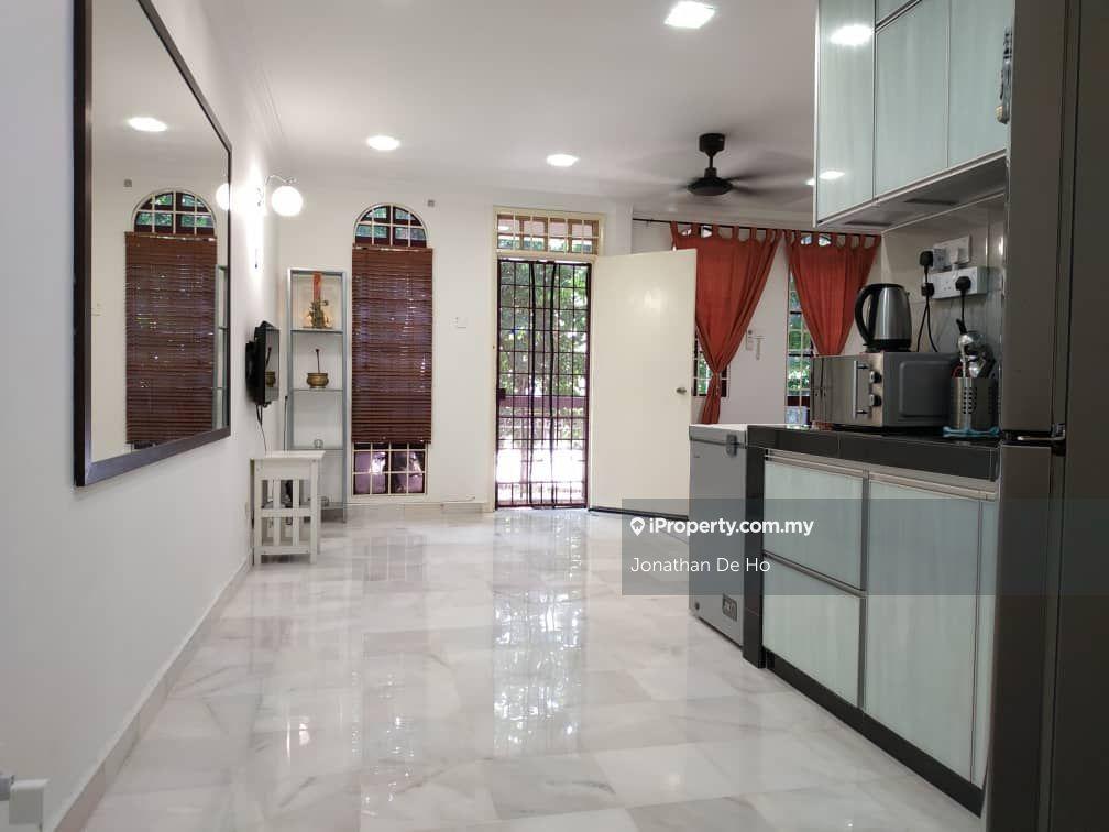 Short walk MRT Freehold Studio Fully Furnish near Phileo Damansara