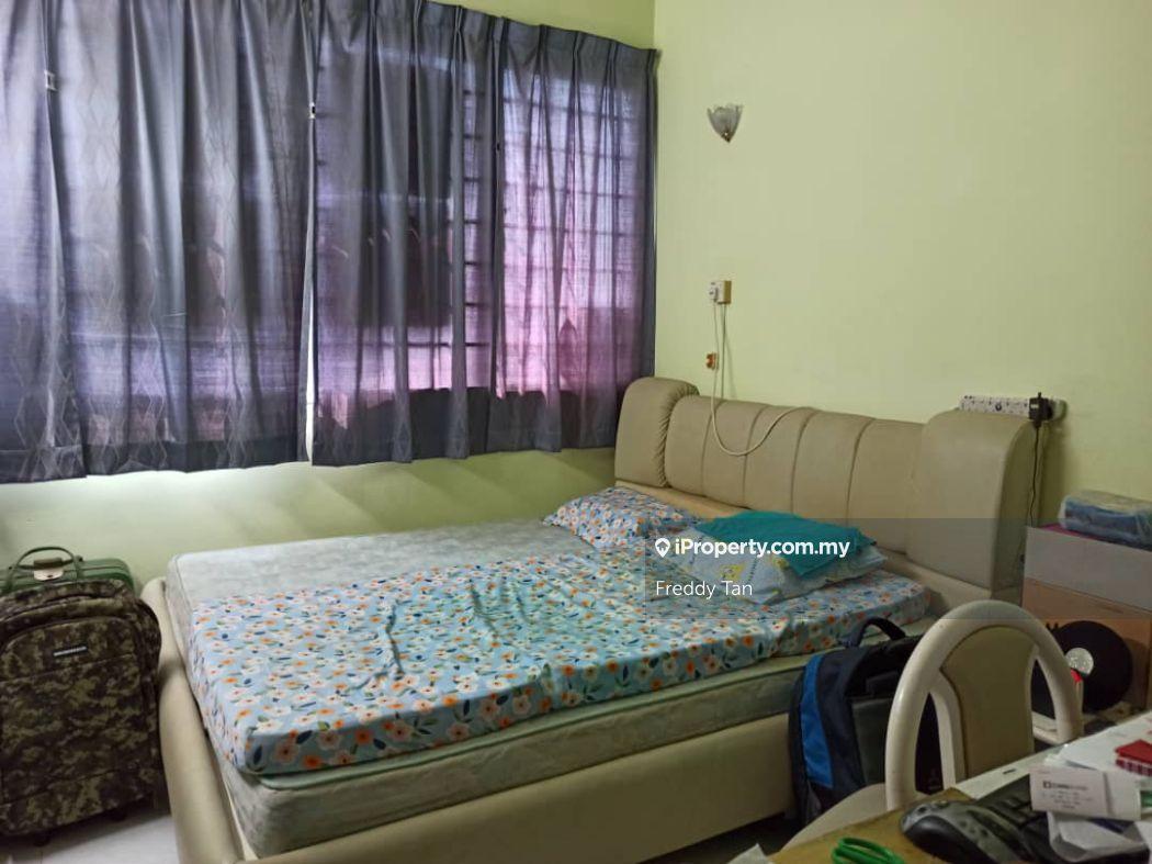N-park Un-furnished 1-car park 700 sqft 325k nego
