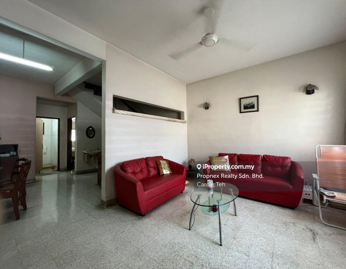 Terrace house for Sale
