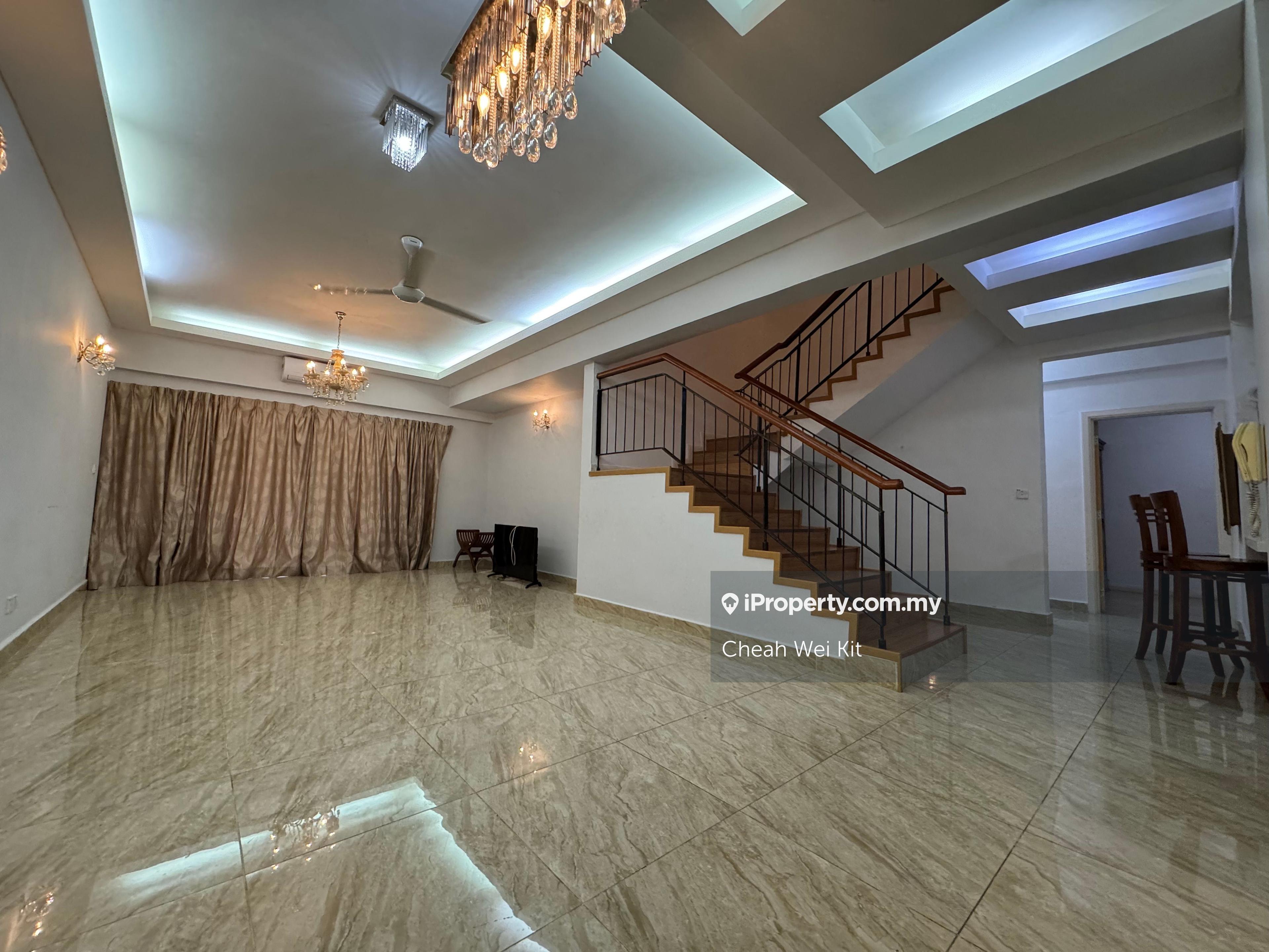 Seri Maya - Freehold Duplex 2320sqft - Top Floor Renovated - Pool View