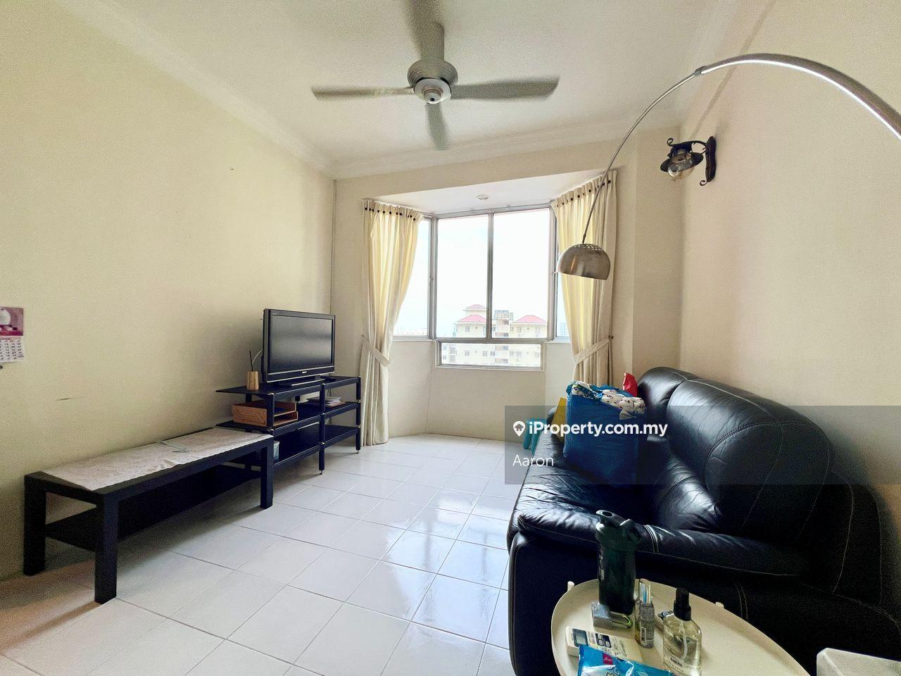 Kingfisher 850sf Fully Furnished Pool View Well Maintained @ Jelutong