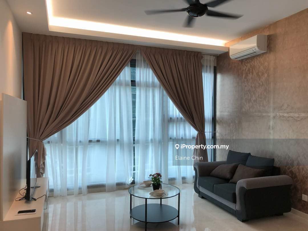 Nice view. 3 mins walk to LRT, link bridge to Gardens/Mid Valley Mall