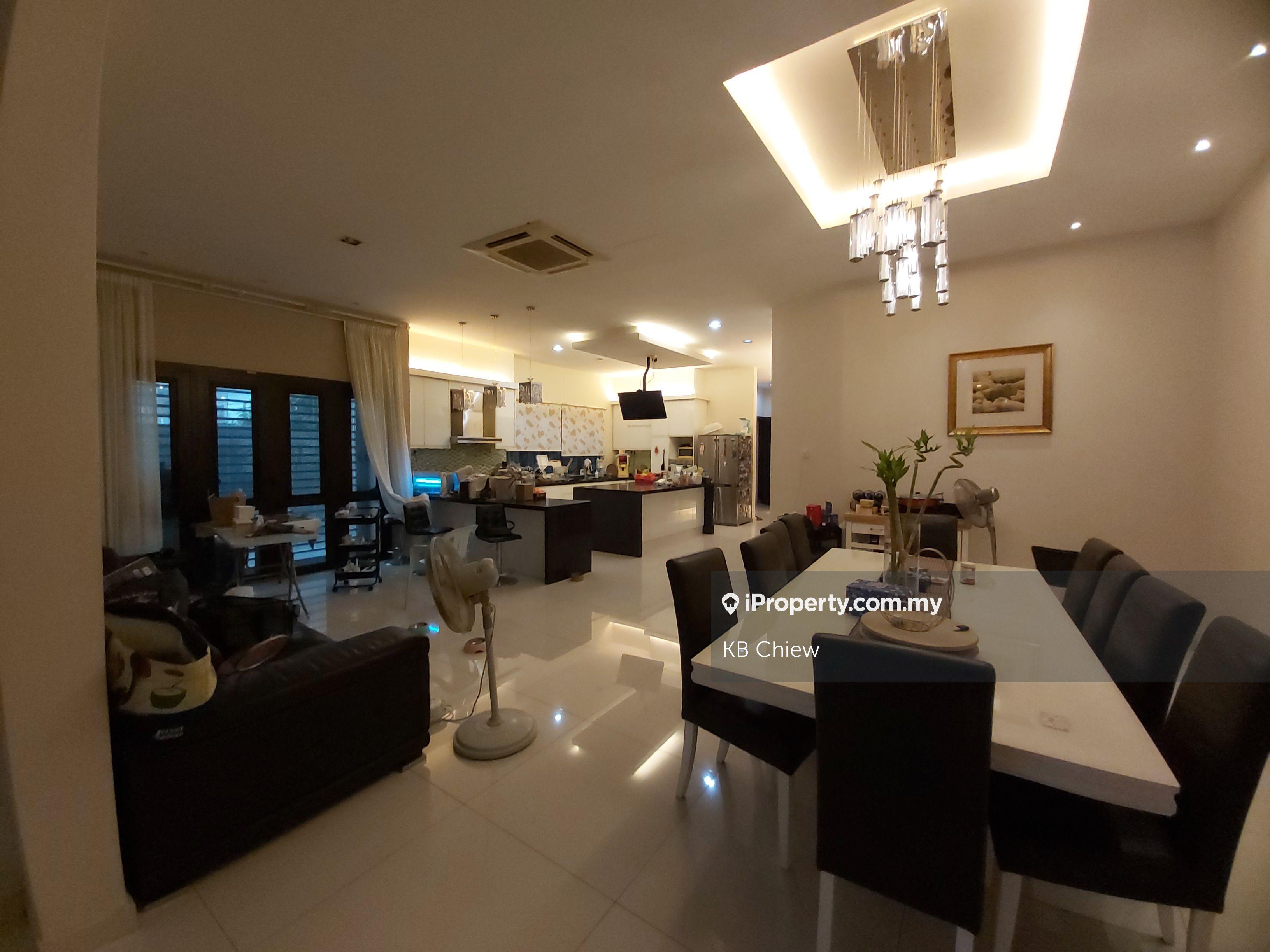 A beautiful ID designed 2 storey semi detached house.at bargain price.