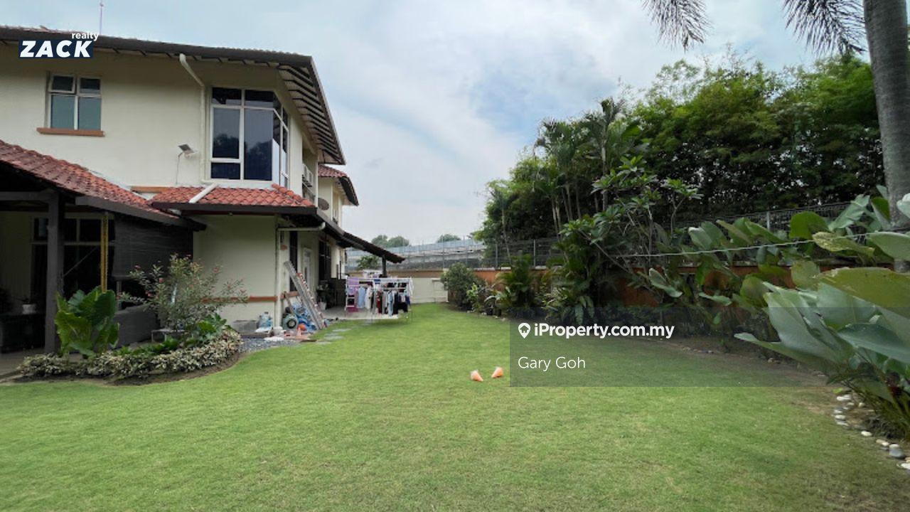 Rare End-lot with Spacious Land Size