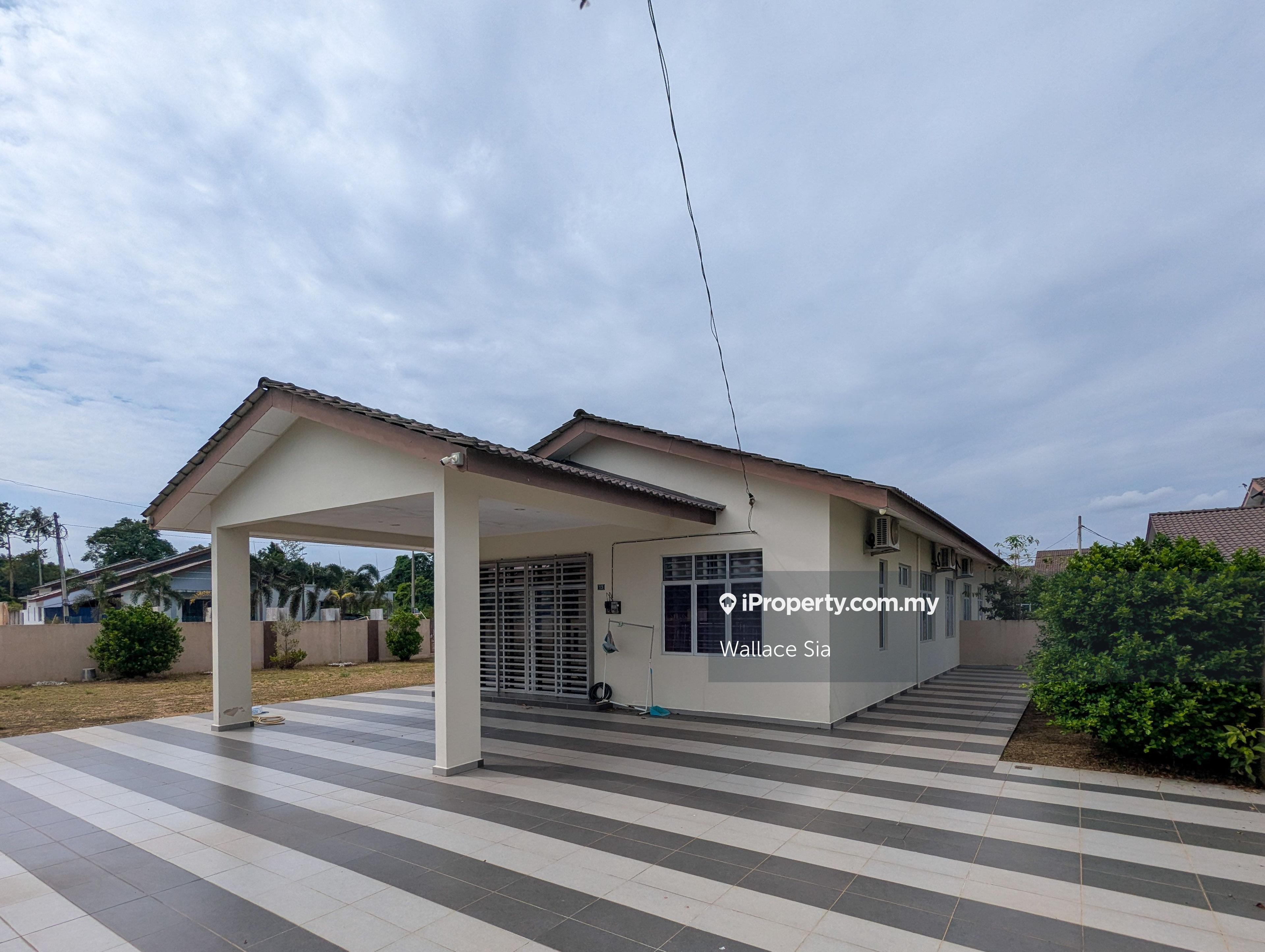 Fully Furnished Home in Sungai Soi Baru with Spacious Land & Security