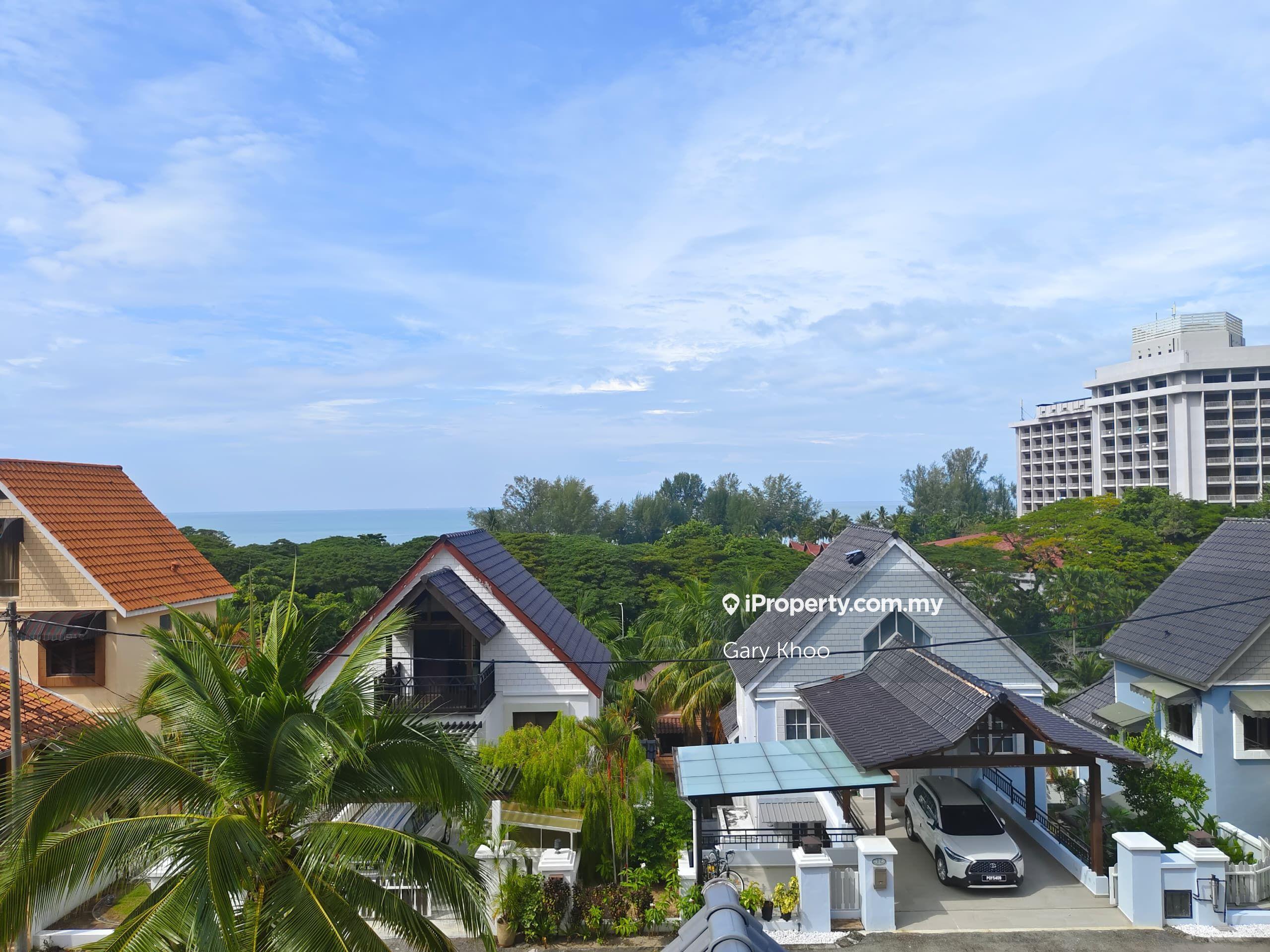 2 1/2 Storey Bungalow with Security For Rent 