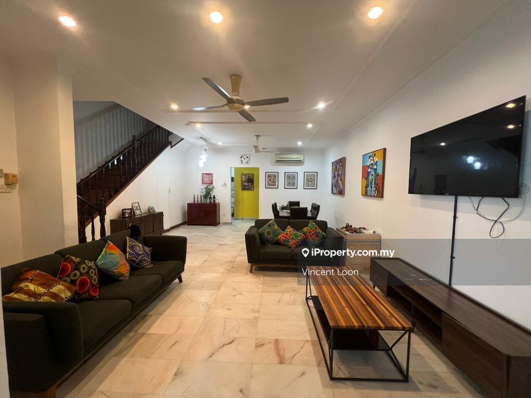 Renovated 2storey intermediate link house @ Desa Sri Hartamas for sale