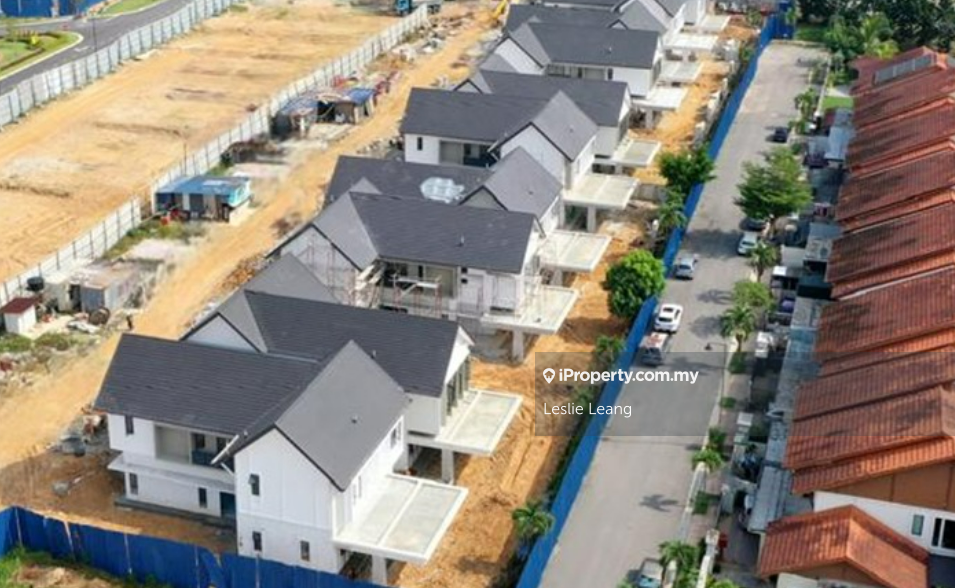 Bandar Kinrara Brand New 2 Storey Semi D 