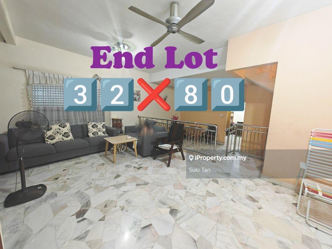 End Lot with eatra land