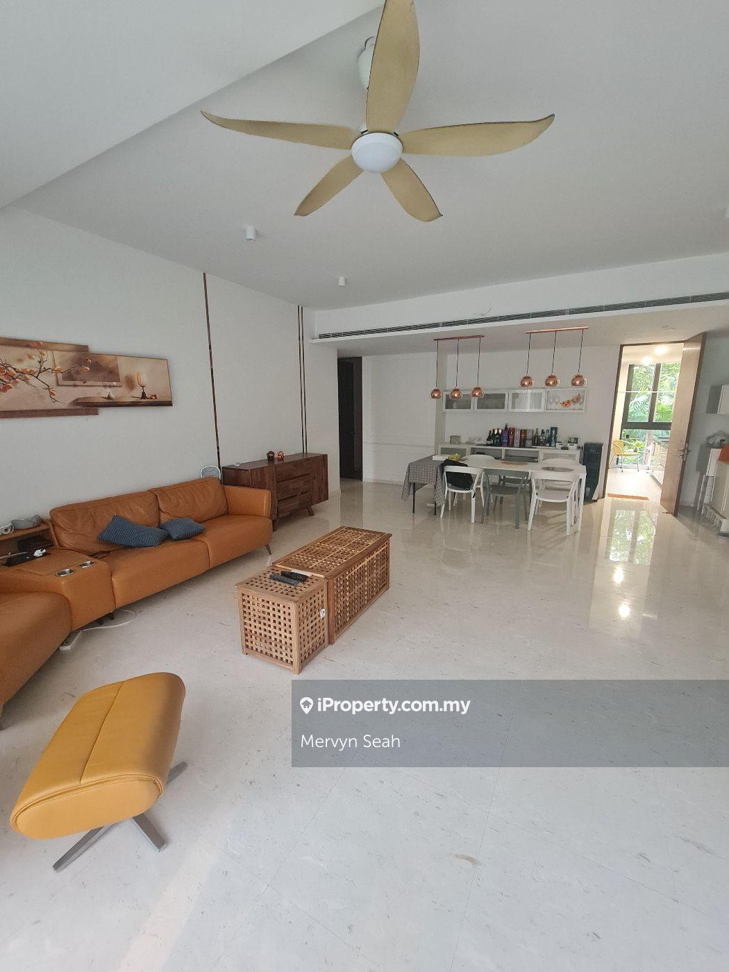 Shorefront residence 1797 Sqft Fully Furnished 2 Car Park Good Deal