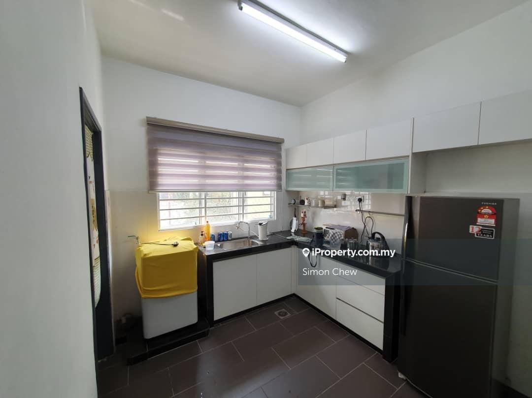 Double Storey Taman UEP Subang Jaya For Rent