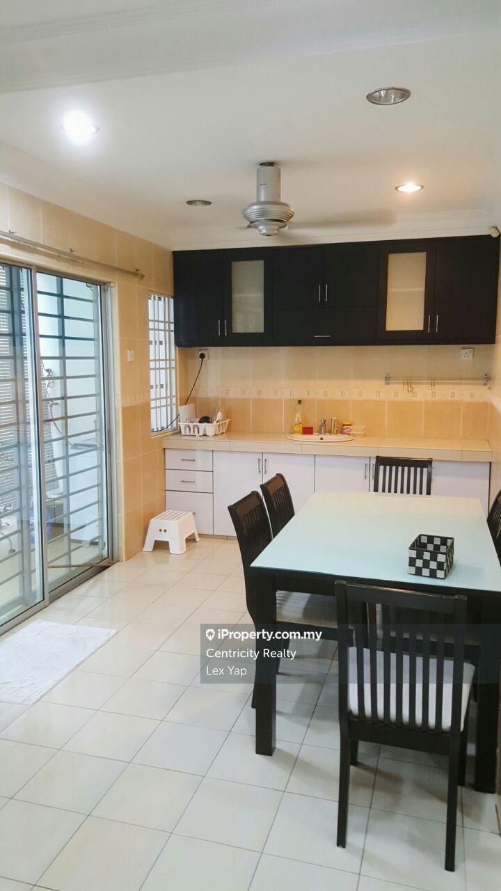 Terrace house for Sale