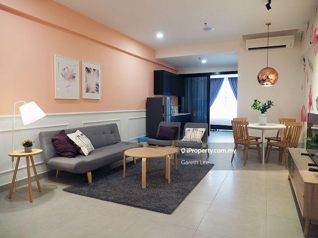 Fully Furnish Studio With Carpark include wifi