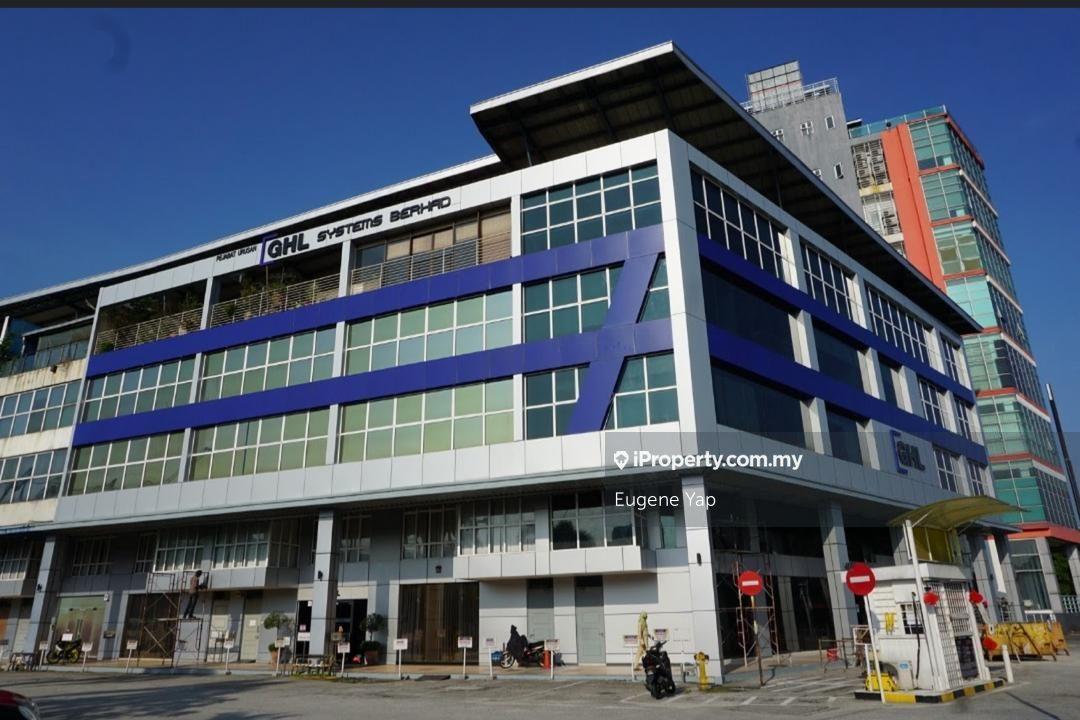 End Lot 4.5 Storey Shop Office With Basement
