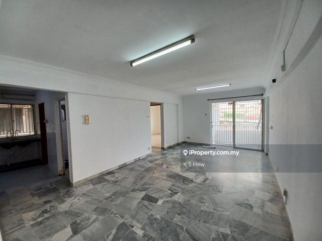 New painted,800sf,3rooms and 2 baths,1 parking,available now,