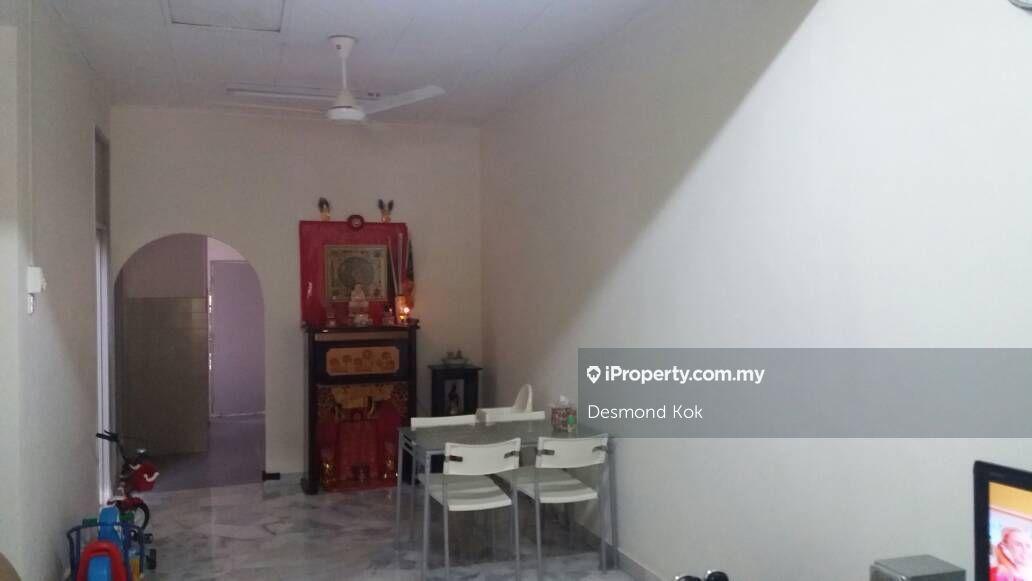 Walking distance to bestari school,limited unit
