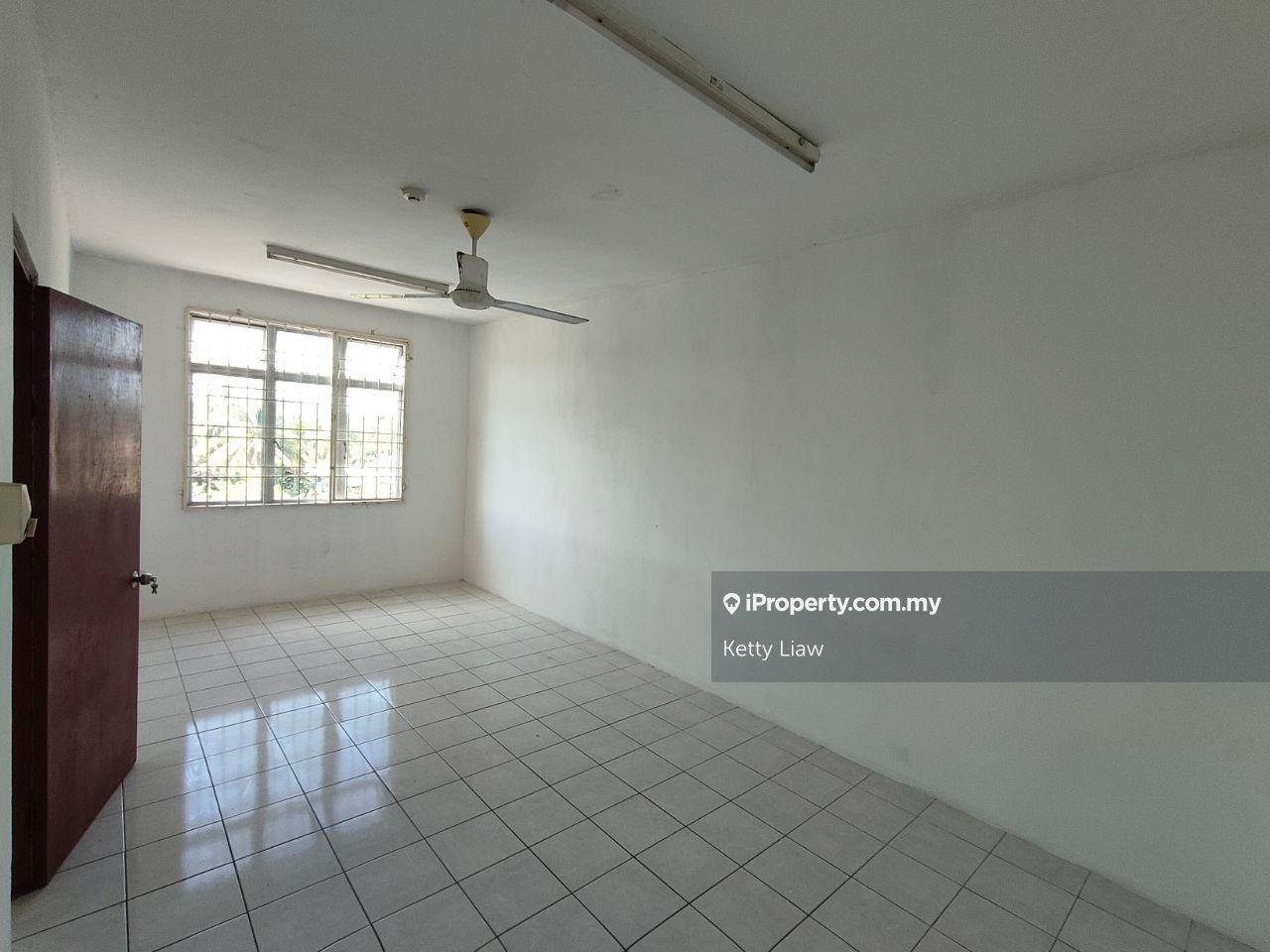 Below Market Value For Sale With Lift, Angkasa apartment, Jln Rampayan