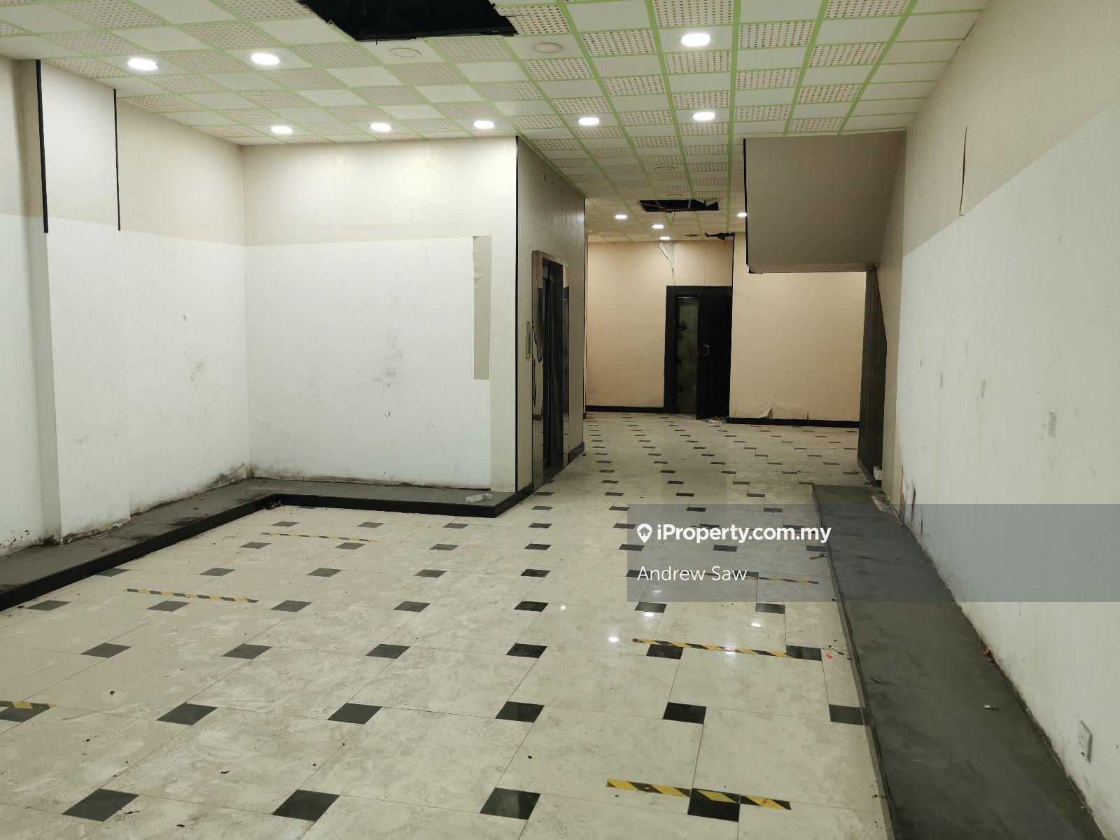 4stry shop lot with mainroad frontage