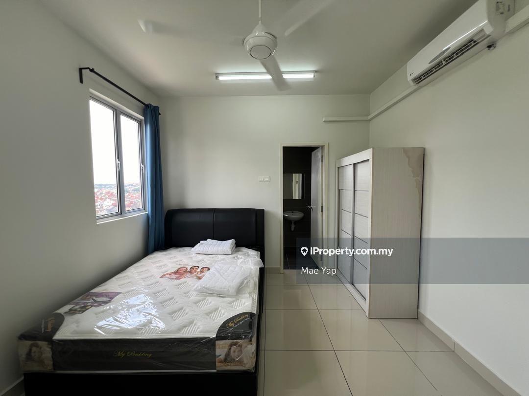 Walking distance to mrt, rental include utilities
